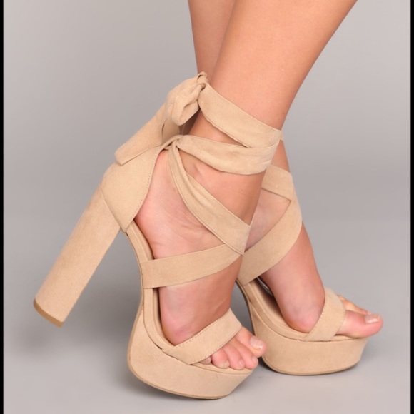 Heels - Picture 4 of 4